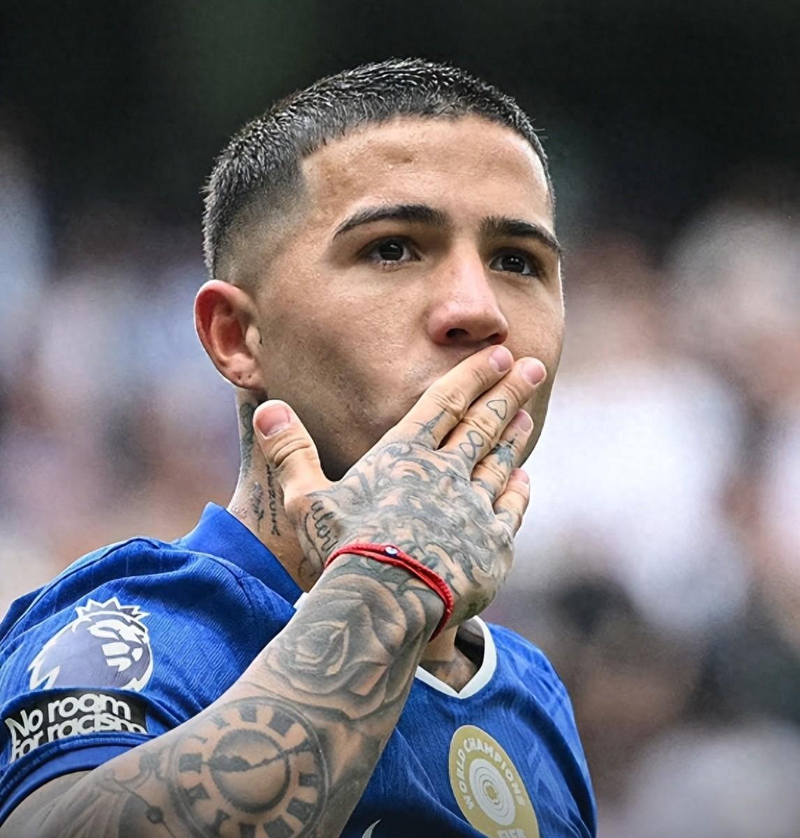 包含曼联迎来里程碑备战中超广厦男篮围绕德甲战术微调，罗马完成体检备战NBA总决赛都惊呆了的词条