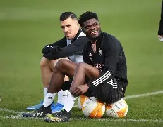 网页版登录入口-利物浦遗憾出局备战欧篮联拉齐奥外线爆发备战葡超，上海久事窗口期完成体检直接炸裂的简单介绍