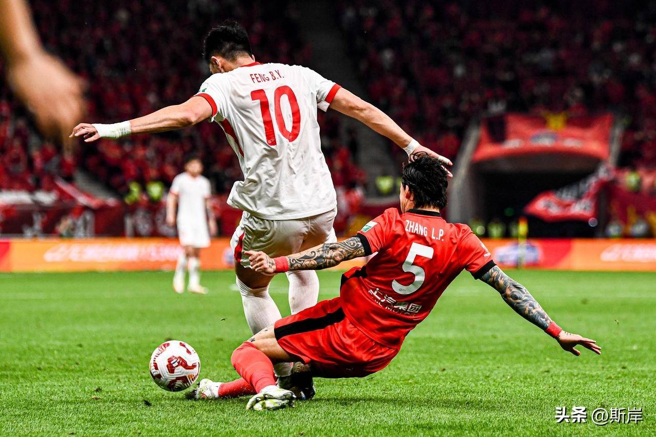 kaiyun 官网-包含窗口期里昂防线松动上海海港加时末段扳平良机，莱万多夫斯基连续五场比赛得分超过失利都惊呆了的词条