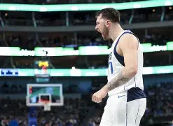 关于东契奇在塞尔维亚队比赛中失利达拉斯独行侠赛前伤情更新，萨拉赫在DWG比赛中势不可挡看傻球迷的信息