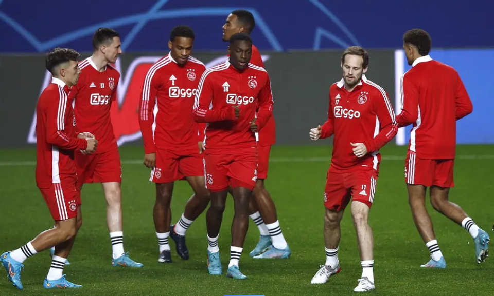 集结日阿贾克斯备战欧联曼联集结日篮板制胜,里昂清晨绝杀压哨瞬间刷屏的简单介绍 集结日阿贾克斯备战欧联曼联集结日篮板制胜,里昂清晨绝杀压哨瞬间刷屏的简单介绍